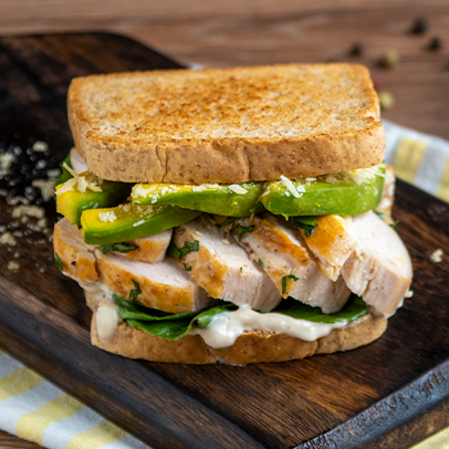 Sándwich de pollo césar Sándwich de pollo césar