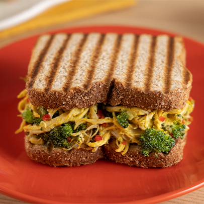 Sándwich de pollo y brócoli Sándwich de pollo y brócoli
